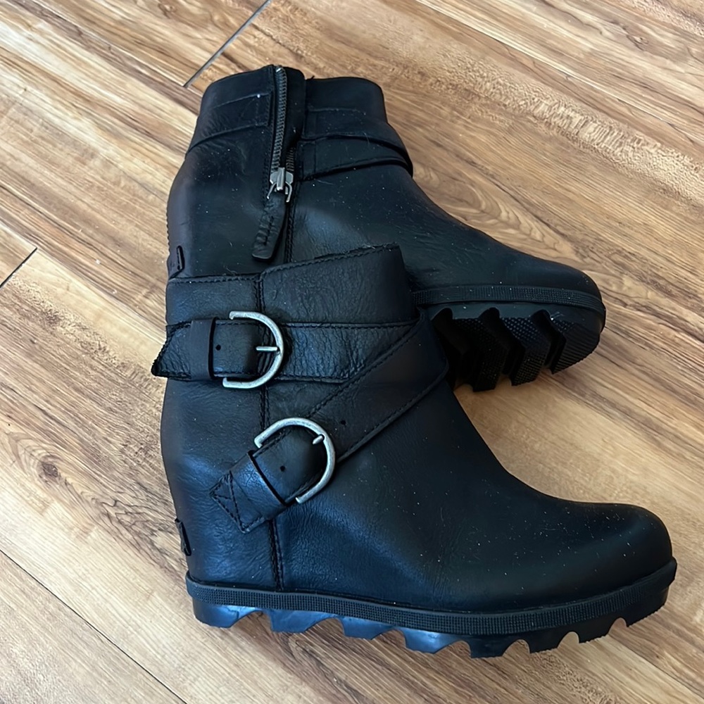 Cutest Bootie ever!  Sorel size 7.  Price firm.   No lowballs